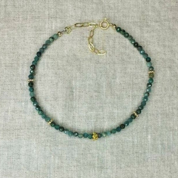 Apatite cut round bracelet w/gold clasp